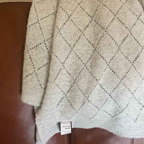 Roca Home luxury wool blend throw blanket - Picture 3 of 7